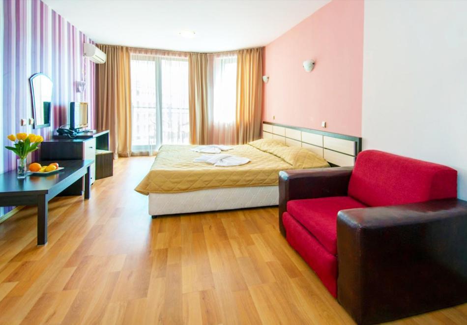 South Beach Hotel - New Management And Free Beach Access Tsarevo Eksteriør bilde